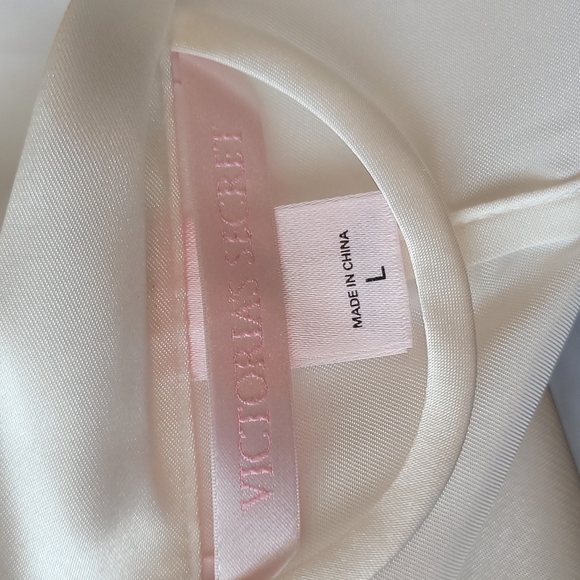 Victoria's Secret Satin Robe Size Large - Picture 5 of 6